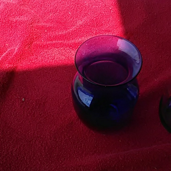 Vase - Picture 1 of 3